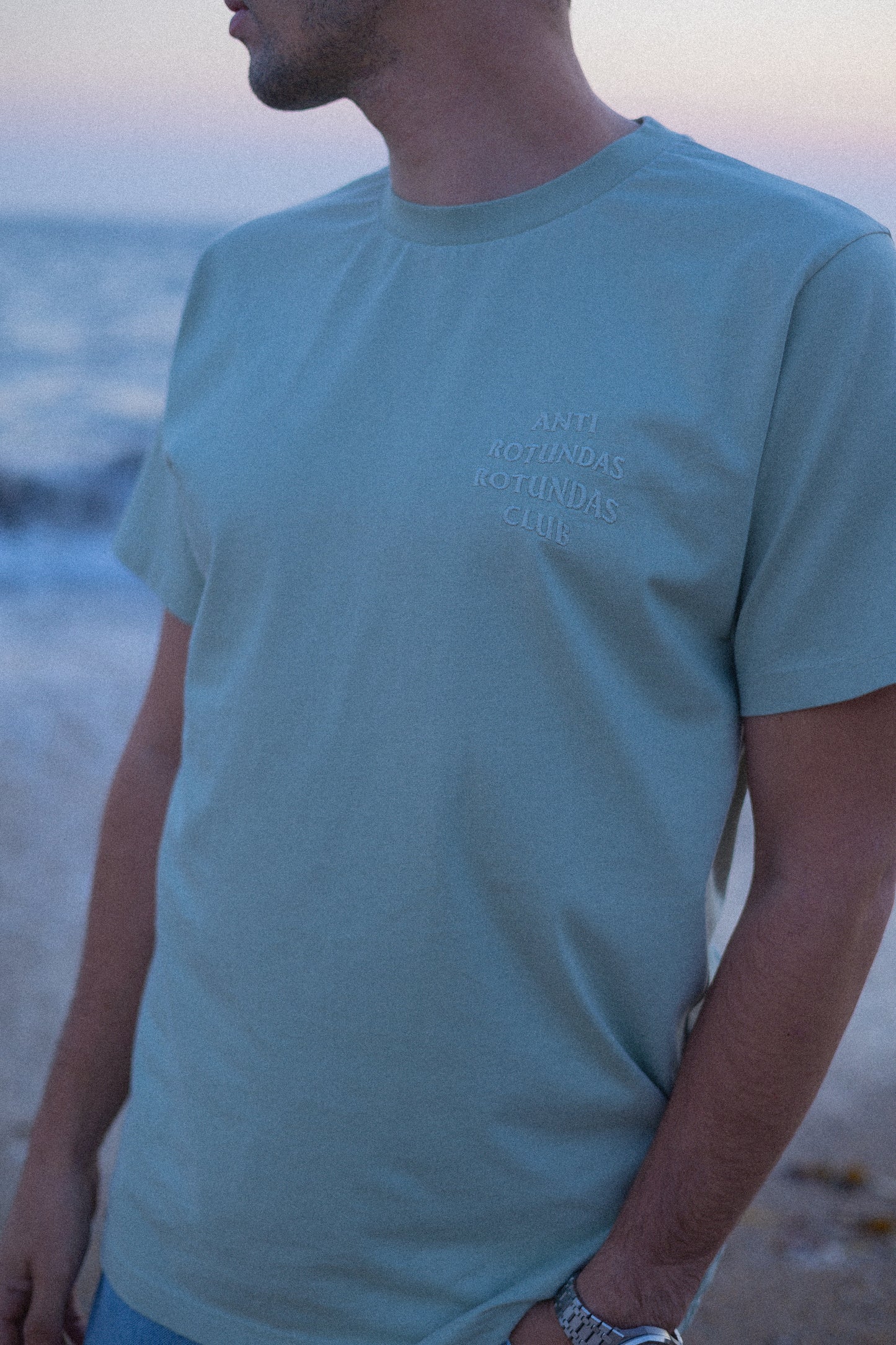 T-shirt "Anti Rotundas Rotundas Club" Summer'25